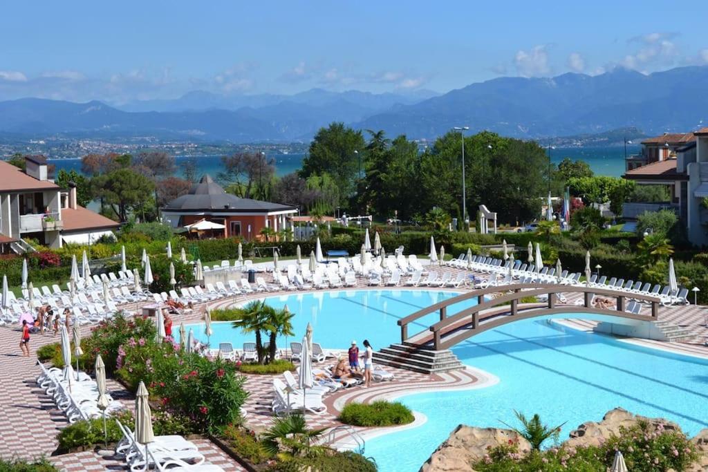 Green Apartment And Pools Desenzano del Garda Eksteriør billede